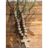 collier faïence brut croix ( brun)