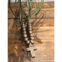 collier faïence brut croix ( brun)